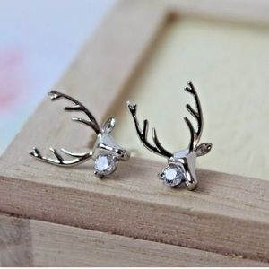 🌻 Deer earrings silver color brand new